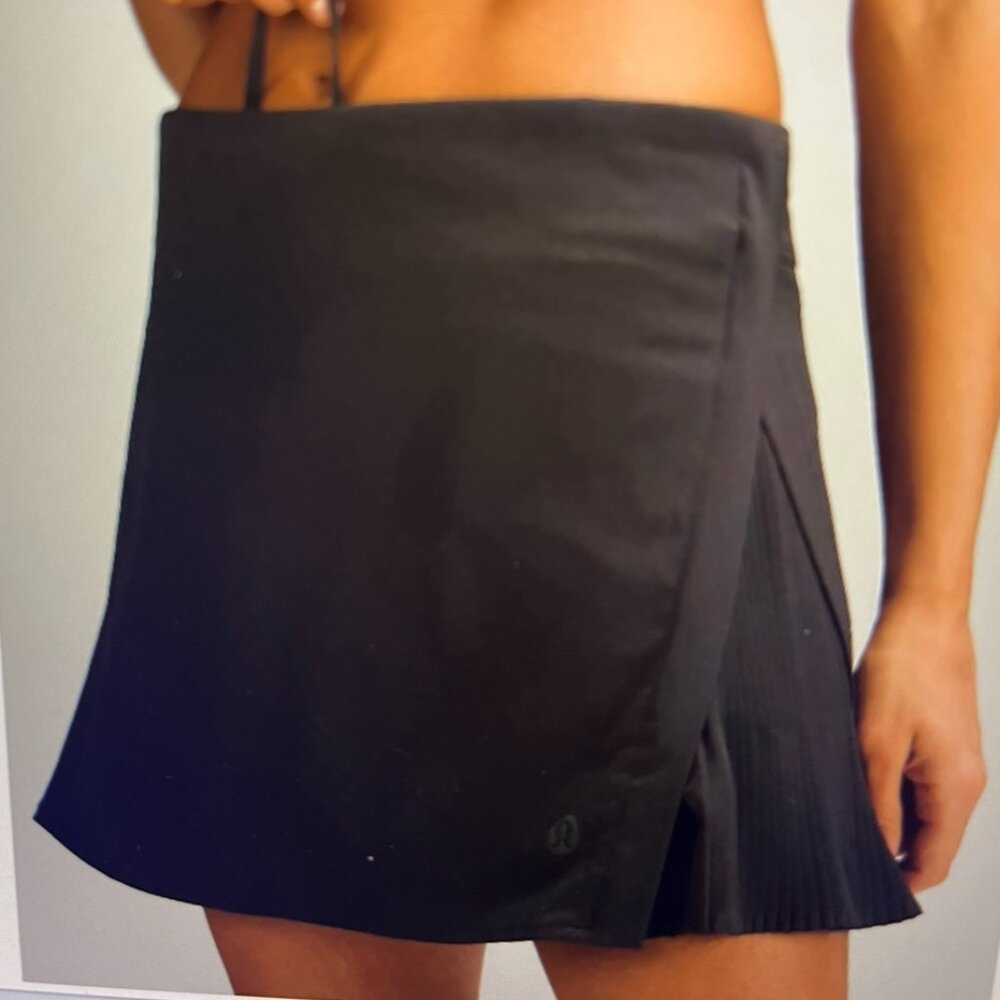 Lululemon Peek Pleat High rise tennis skirt - Size 8